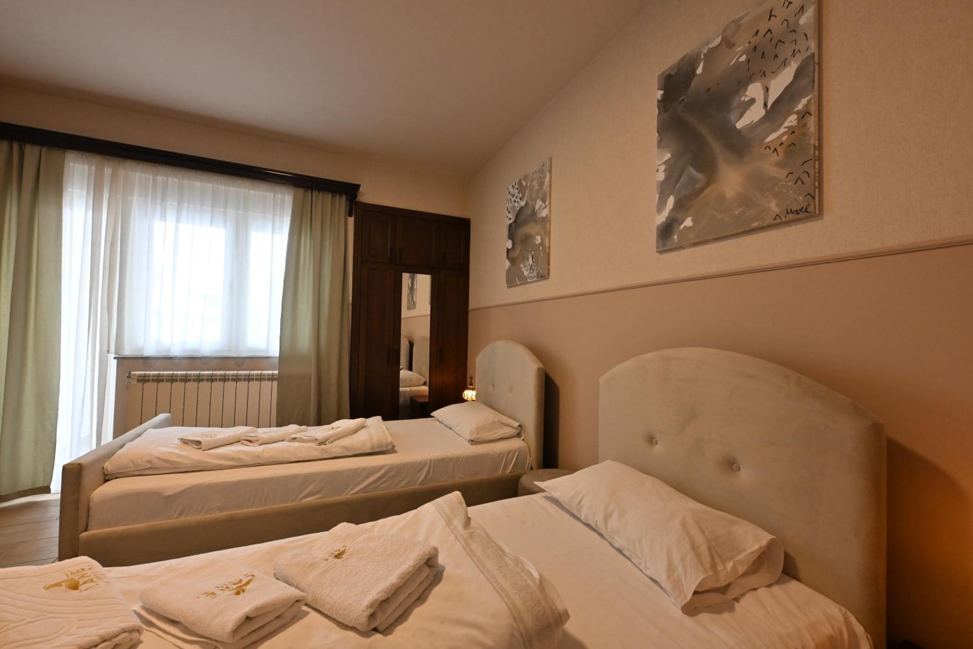 Hotel Lane เซียนิตซา ภายนอก รูปภาพ